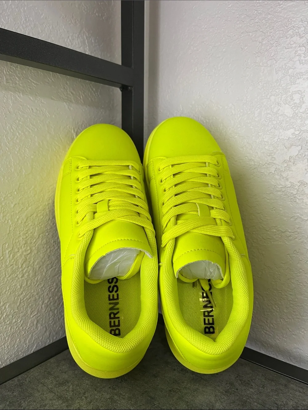Berness bold neon